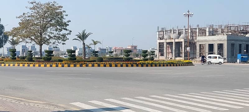 DISCOVER THE PERFECT 5 MARLA PLOT IN TULIP OVERSEAS BLOCK 2