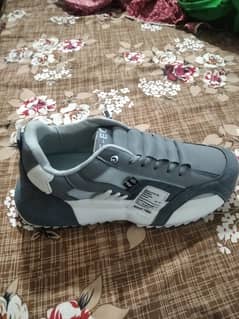 Trendy platform shoes for outdoor walking size is 9.5