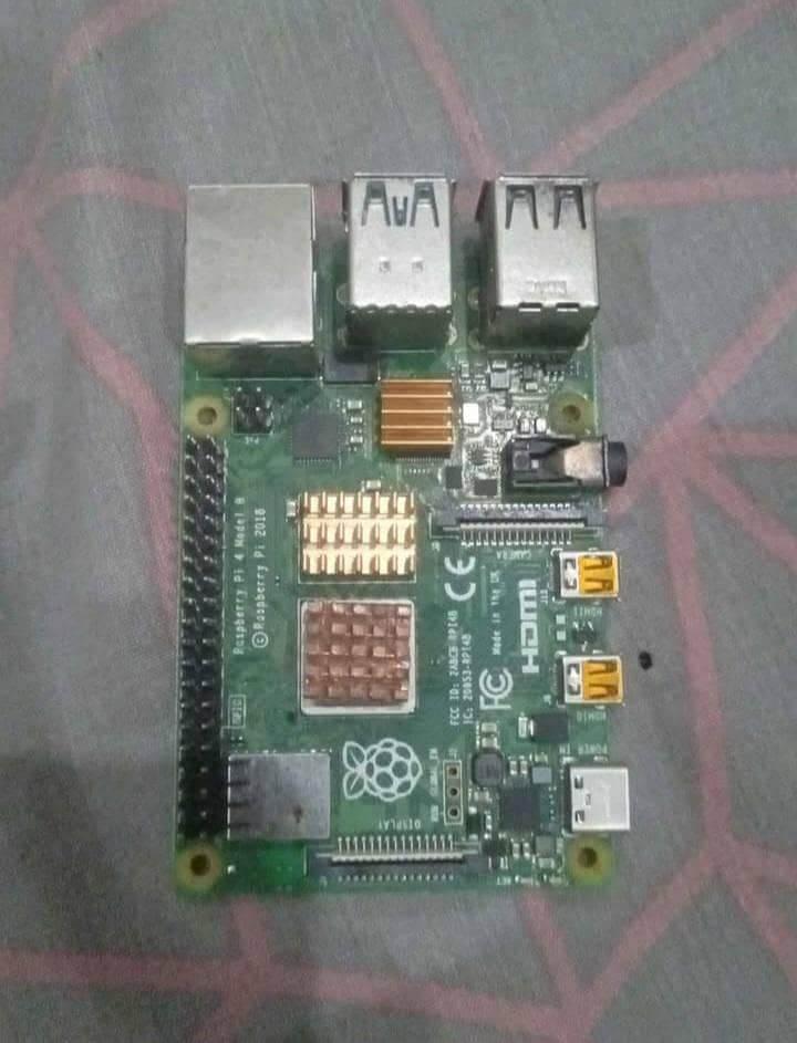 Raspberry Pi 4 Model B 0