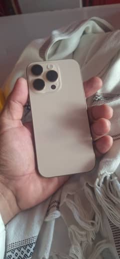 iphone 16 pro Desert titanium