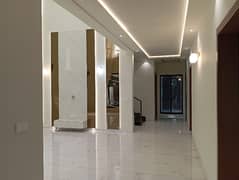 10 Marla Very Beautiful And Lavish House Available For Sale