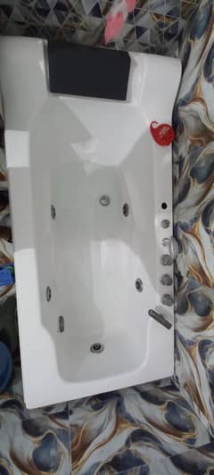 Luxury Jacuzzi (bath tub) for sale just like new only 1 season used