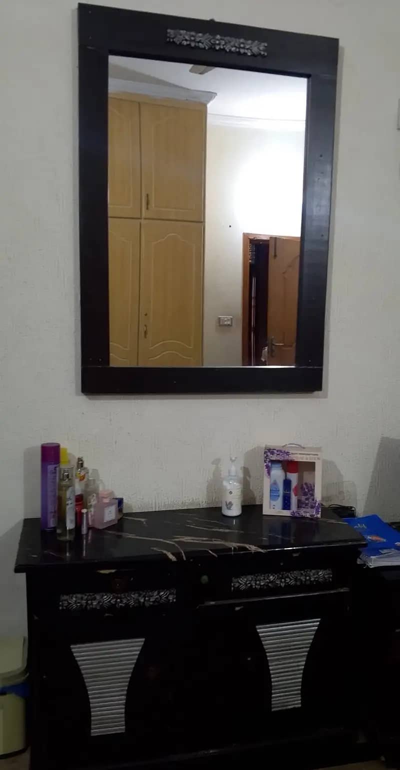 King size double Bed with side tables and Dressing table 2