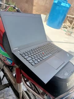Lenovo core i5 laptop 6th generation 8gb ram 10/10 condition