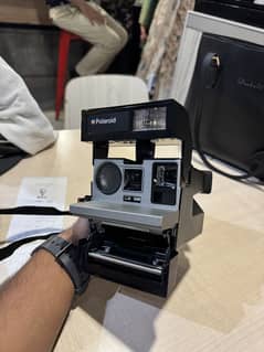 POLAROID