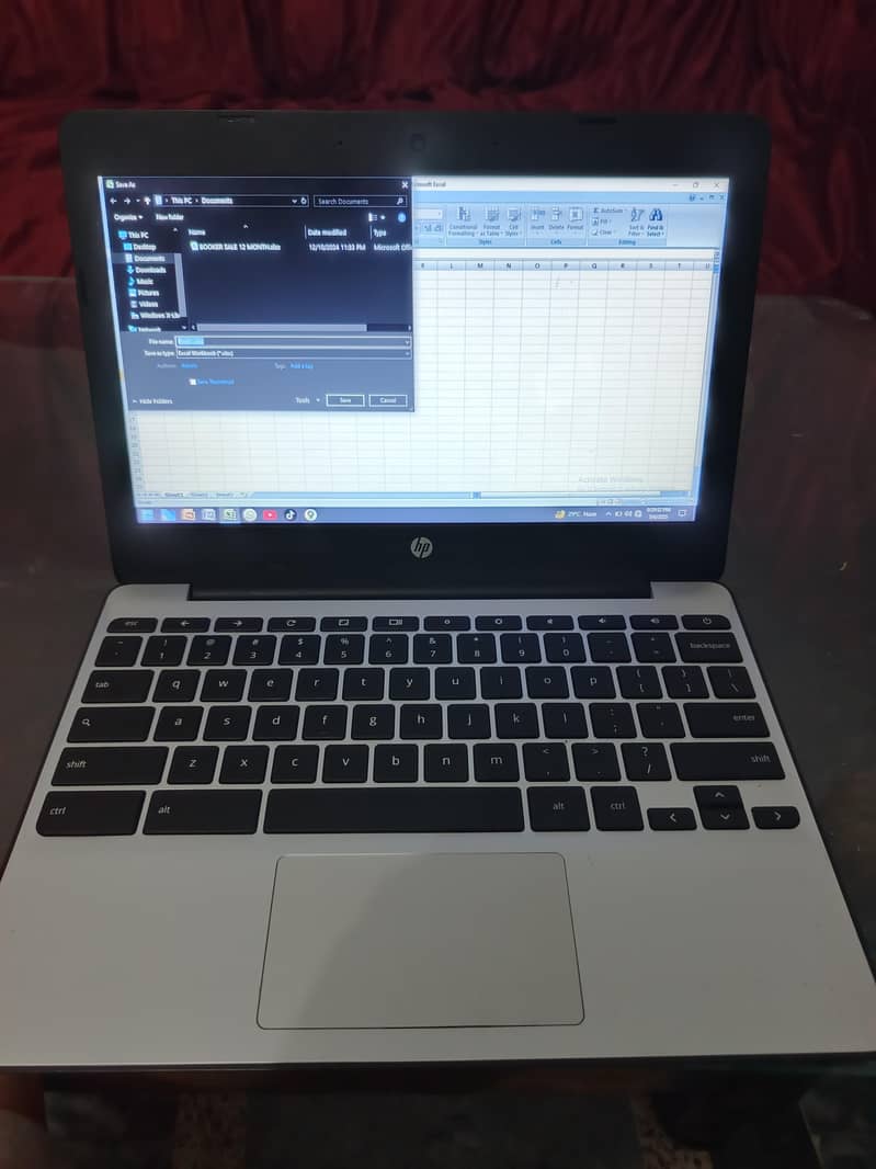 Chromebook with mouse and keyboard 1