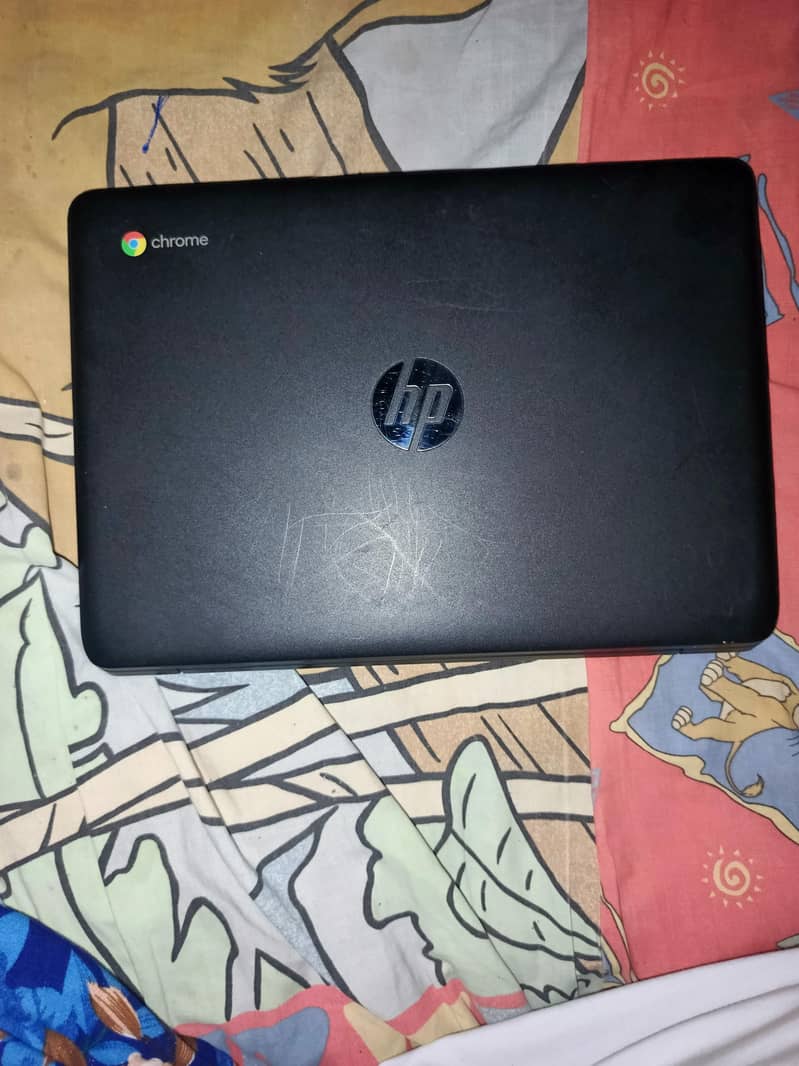 Chromebook with mouse and keyboard 9