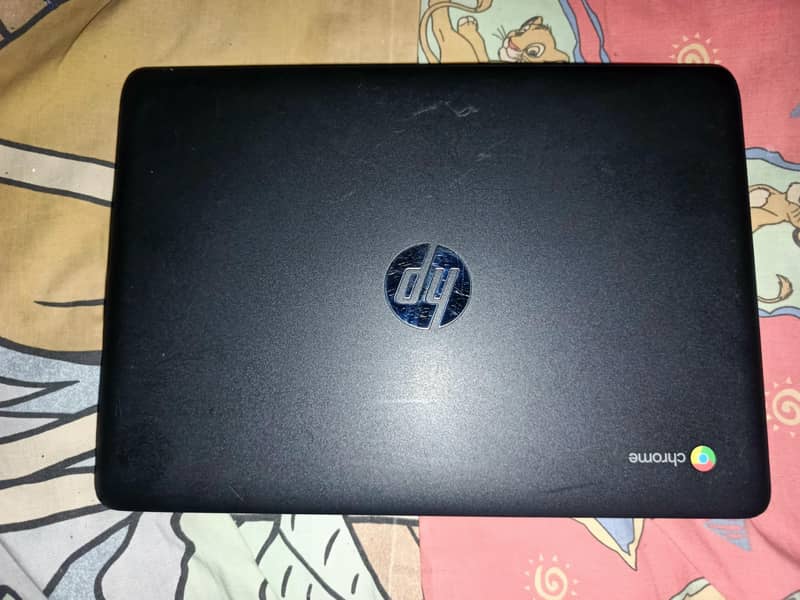 Chromebook with mouse and keyboard 10