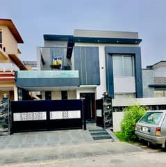 10 Marla Ultra Modern House For Sale