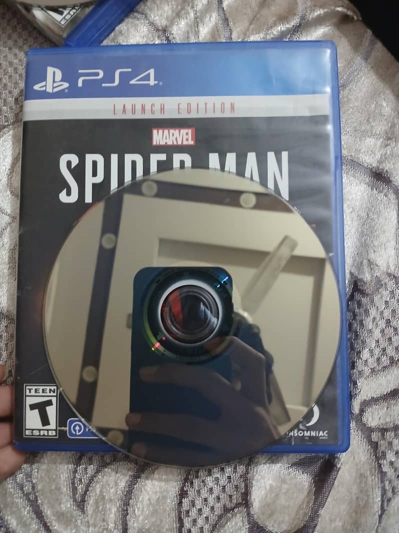 ps 4 with 3 games with ps 5 controller 3