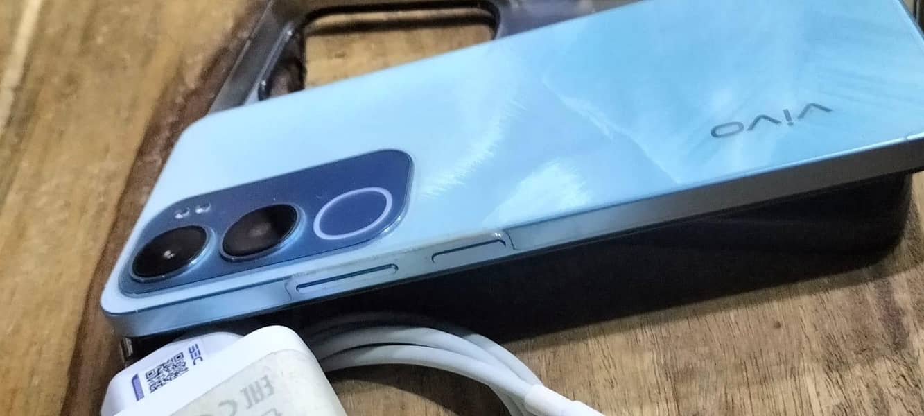 6 month warranty 10/10 condition 2