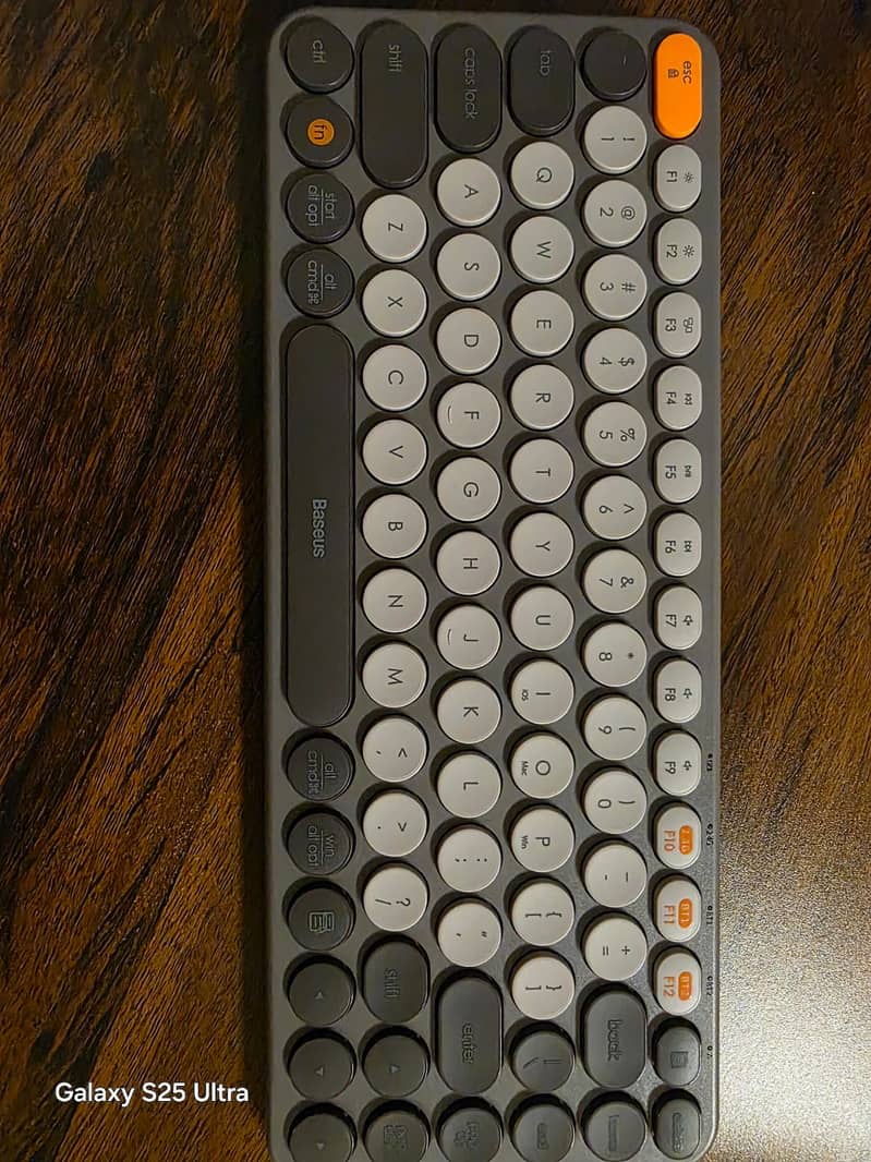 Baseus pebble keys keyboard just 2 days used 3