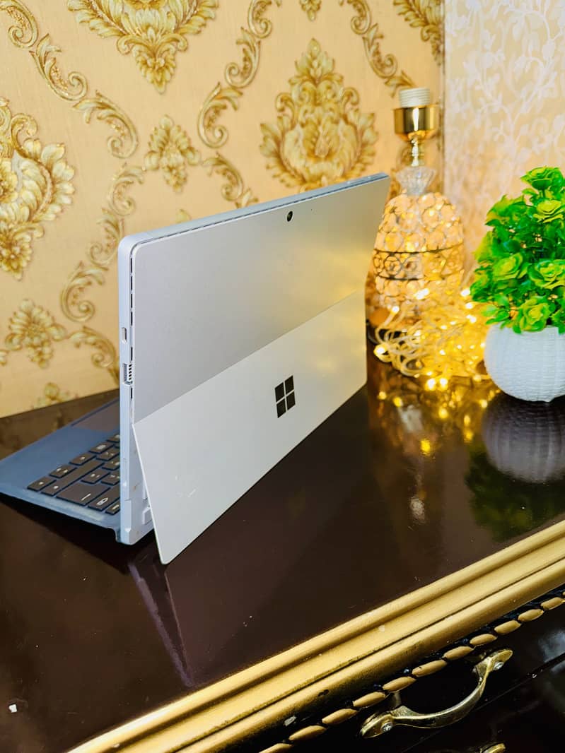 Microsoft surface pro 7 i7-10th Generation 11