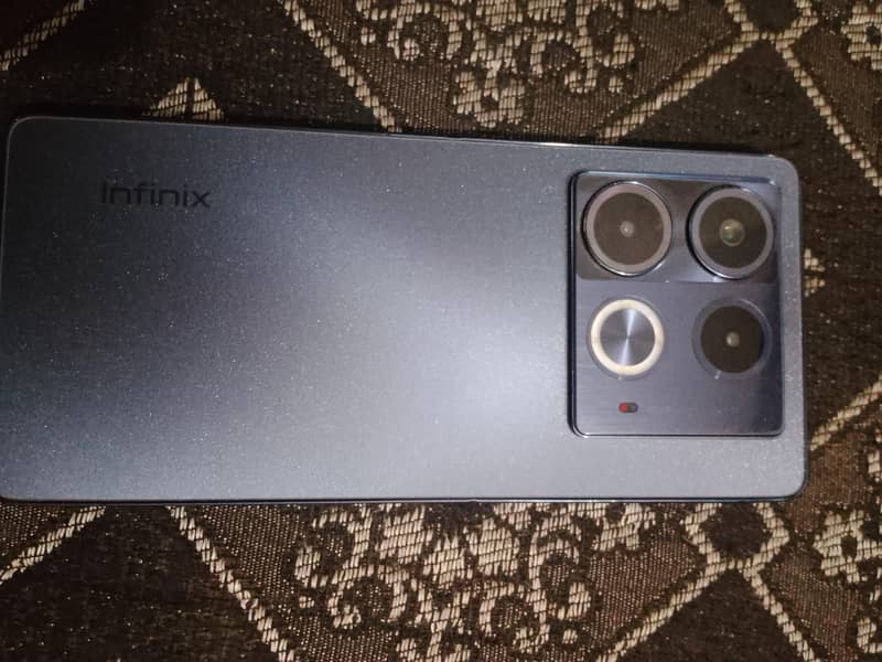 infinx note 40 with box+charge without wireless 4