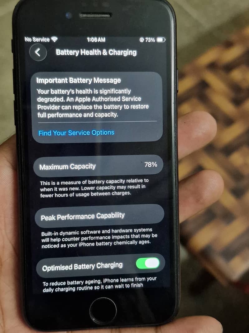 iPhone SE 2020 64GB Factory Unlock. Airtight IOS 26 updated 1