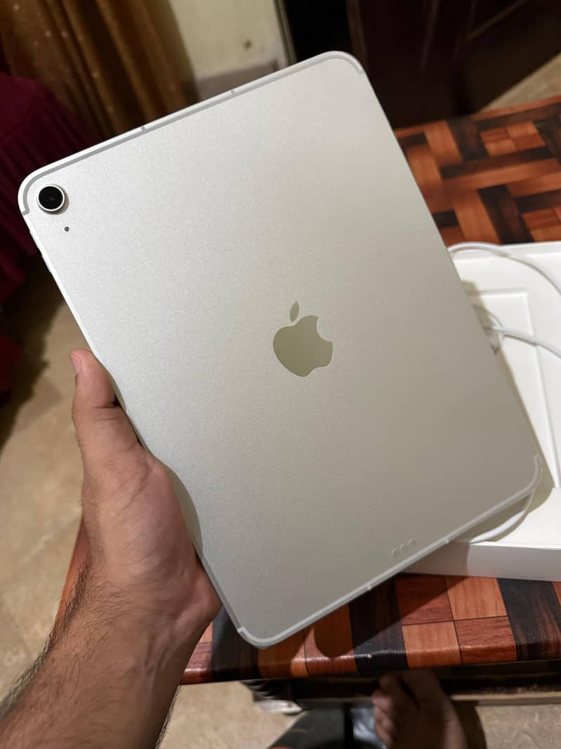 ipad A16 (11 Generation) WiFi + Cellular 1
