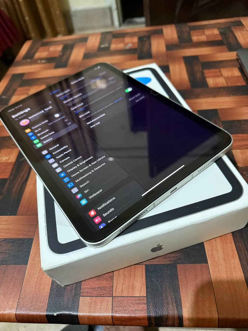 ipad A16 (11 Generation) WiFi + Cellular 4