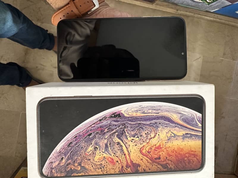 Iphone xs max 256gb dual sim physical aproved 8