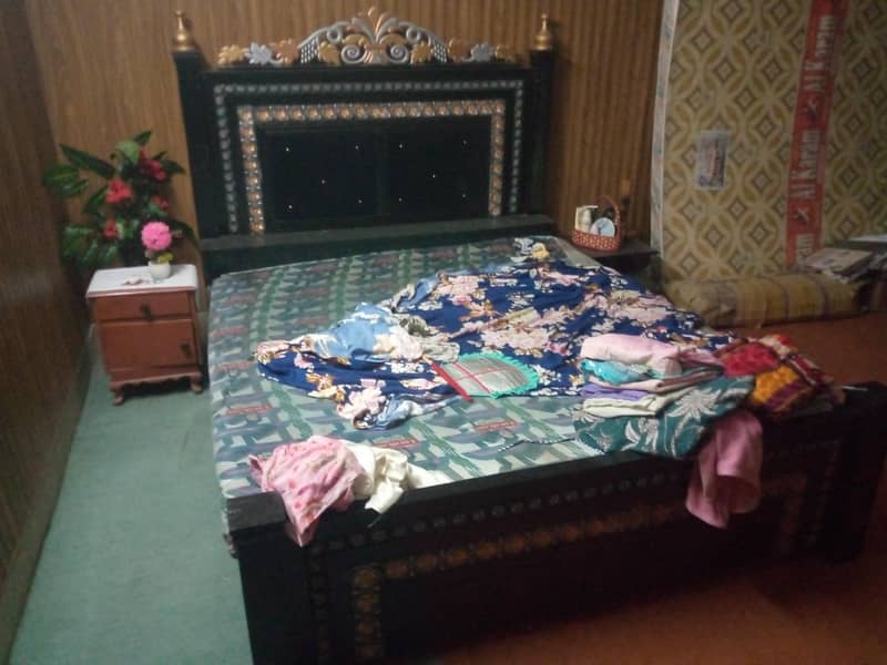 King Size Bed Without Matress And Computer Table 1