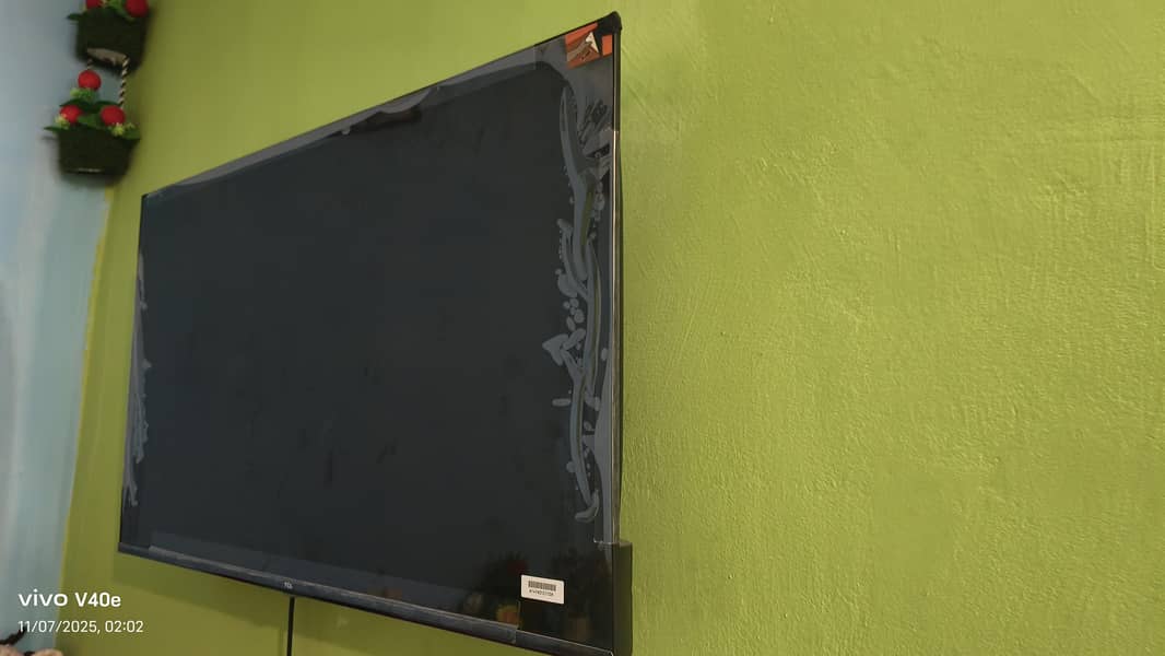 TCL smart led 40. inch . . . only  5 days hardly used . . 0
