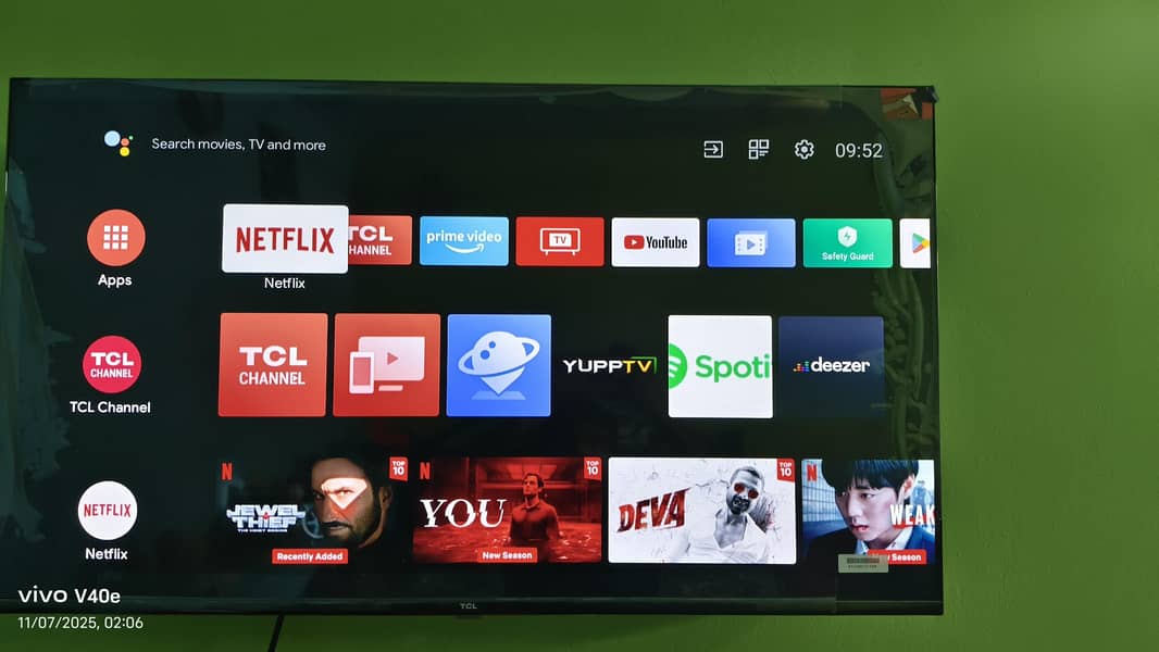 TCL smart led 40. inch . . . only  5 days hardly used . . 1