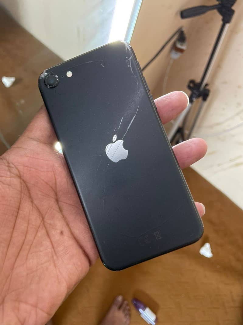 Iphone SE 2020 FU with box exchange possible amd sale read add 5