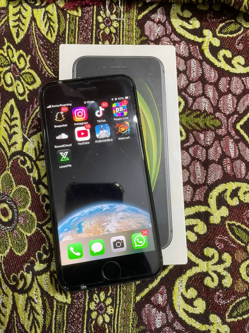 Iphone SE 2020 FU with box exchange possible amd sale read add 10