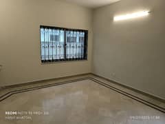6 Beds 600 Yards Full House Available For Rent In F10
