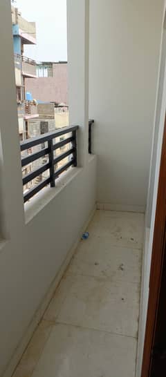 100squareyard portion available for sale in PECHS society block-2