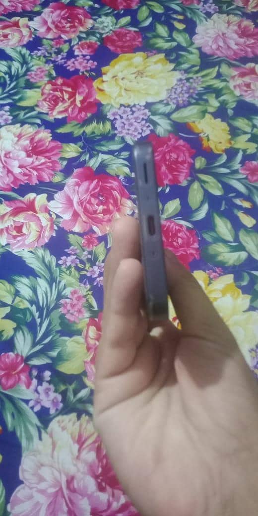 Condition 10/10 no scratch 4