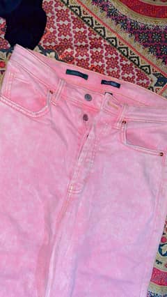 woman baggy jeans