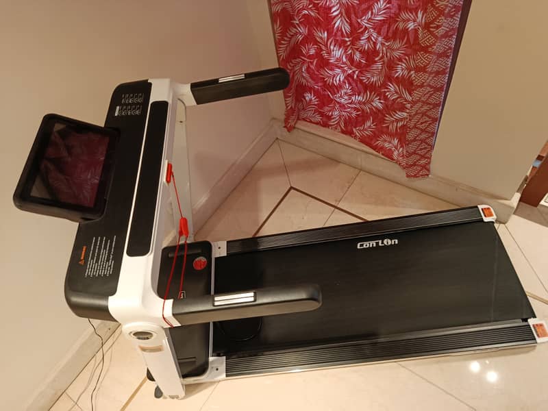 Conlin T60 Treadmill - Interactive Console 1