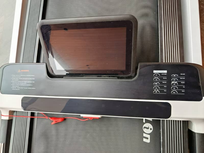 Conlin T60 Treadmill - Interactive Console 6