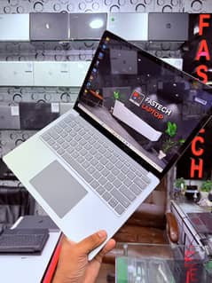 Microsoft surface Laptop 5