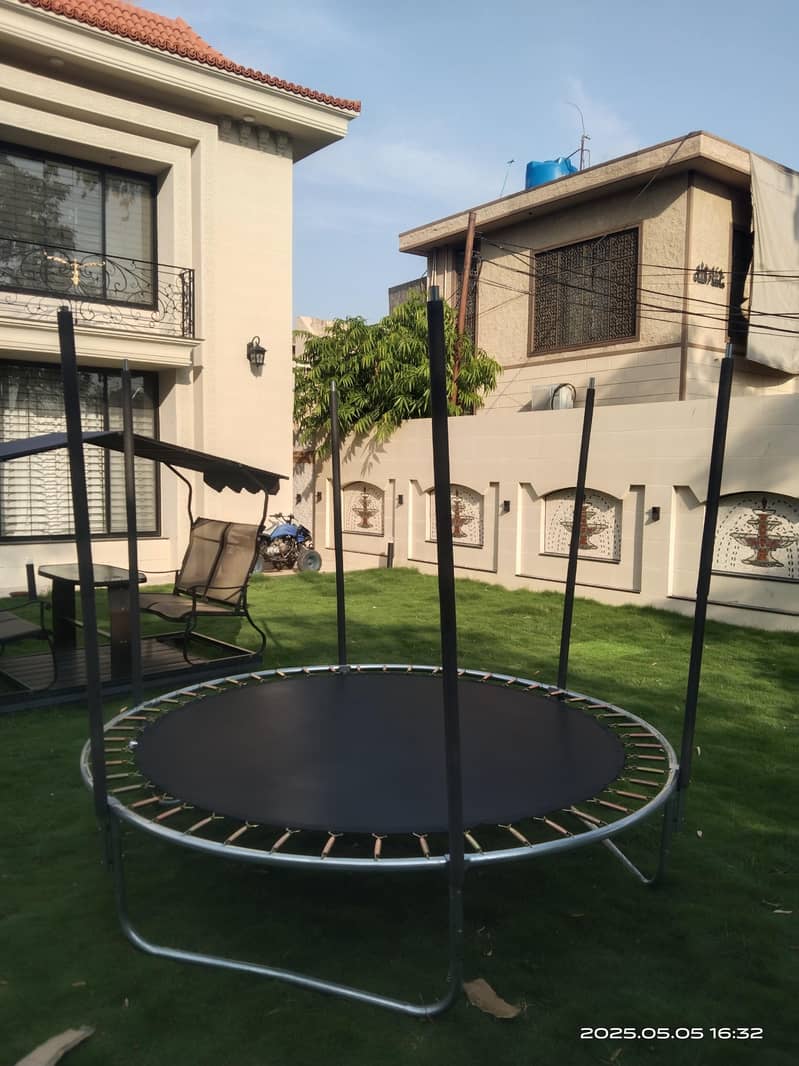 Jumping jhola 8ft Trampoline 2