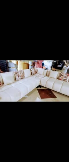 New Antique Design 7 Seater Sofa With Wolf Stuff