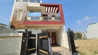 5 Marla Beautiful Prime Location House For Rent