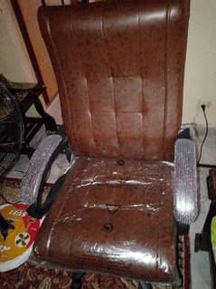Boss-Level Comfort: Executive Office Chair for Sale!