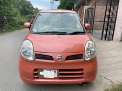 Nissan Mocco in immaculate condition. Just buy n drive.