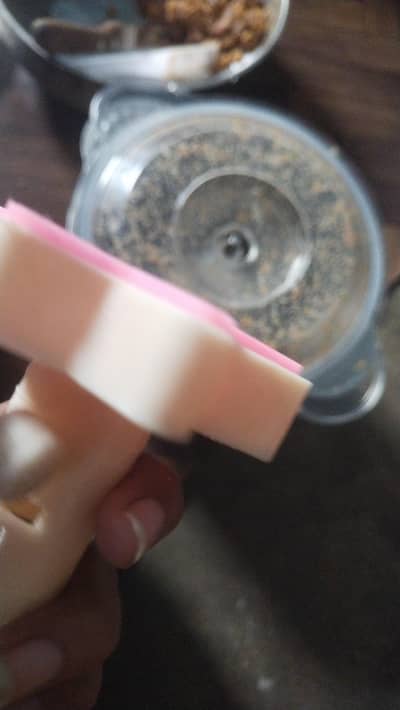 cooking k liy lrki chyi Jo morning m 2 hour m Khana bna k ja sky