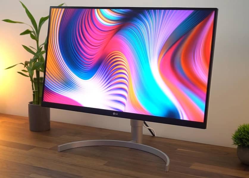 LG 27" 4K Boderless Monitor with VESA DisplayHDR400 and USB Type-C 0