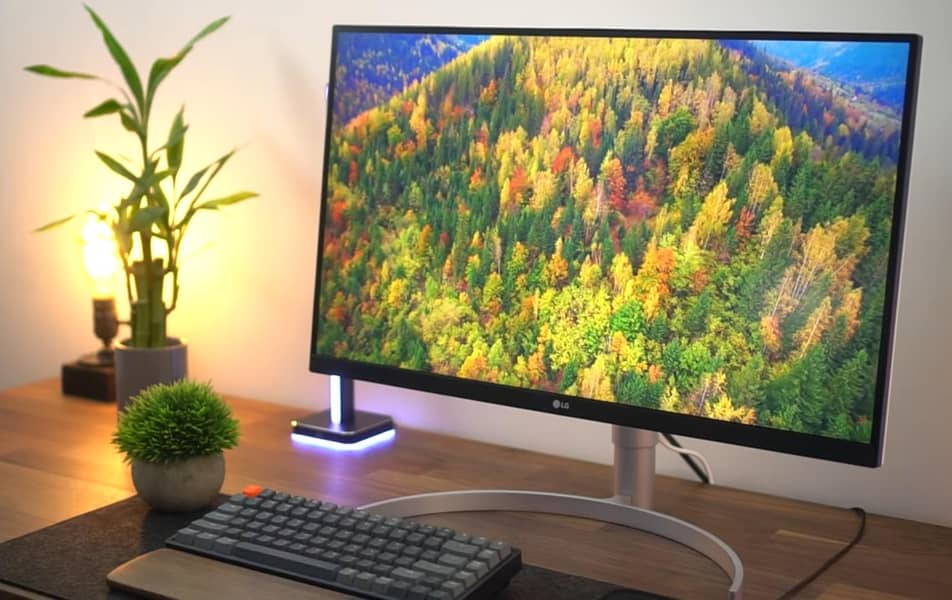 LG 27" 4K Boderless Monitor with VESA DisplayHDR400 and USB Type-C 1