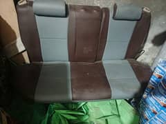 every gari ka sofa ha acha wala