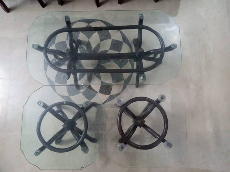 3 set Tables 0