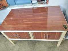 Iron table length 5 feet width 3 feet height 2.5 feet with basement