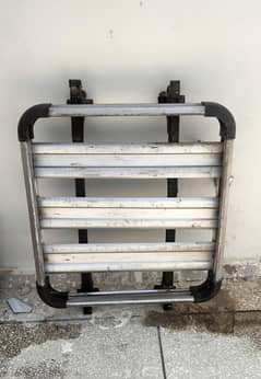 car roof luggage stand