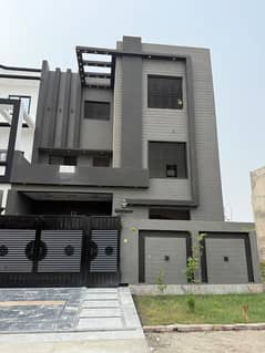 7 Marla Tripal House For Sale Lahore Motorway City