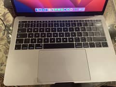 MacBook Pro 2017 8/256 i5