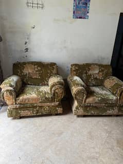 6 month used sofa set olive green colour