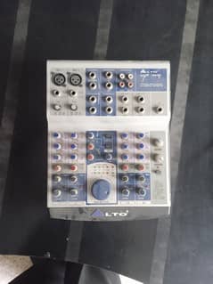 Alto AMX-100FX mixing console.